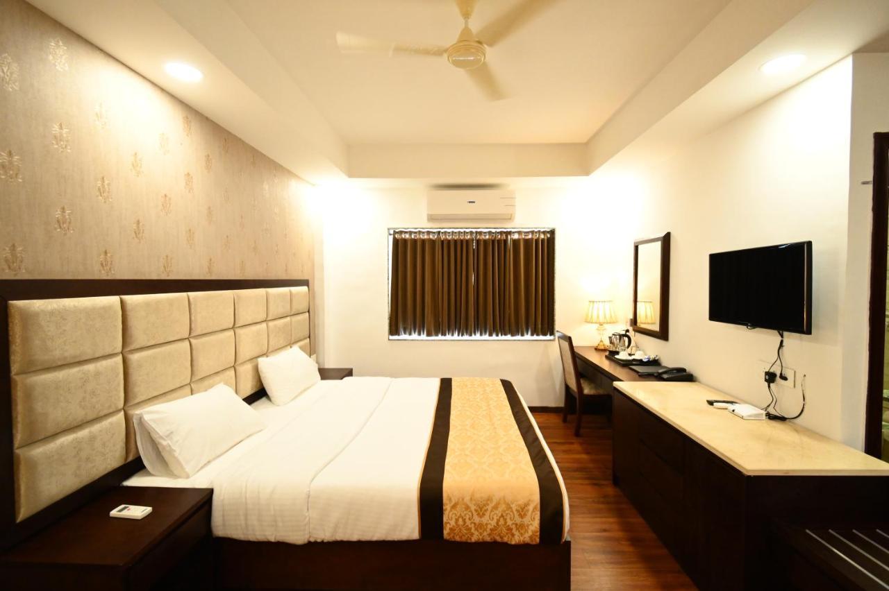Faith Cricket Club & Resort 博帕尔 外观 照片