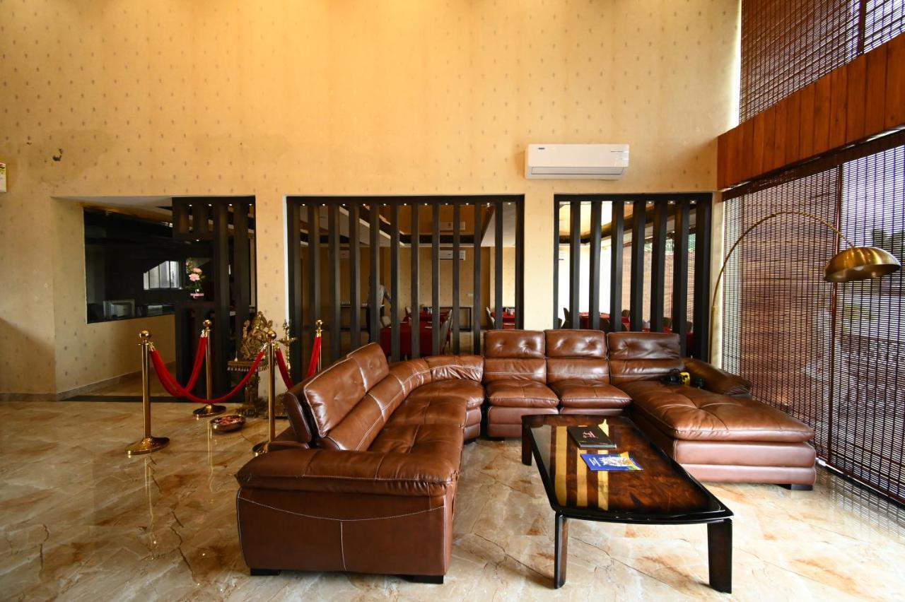 Faith Cricket Club & Resort 博帕尔 外观 照片